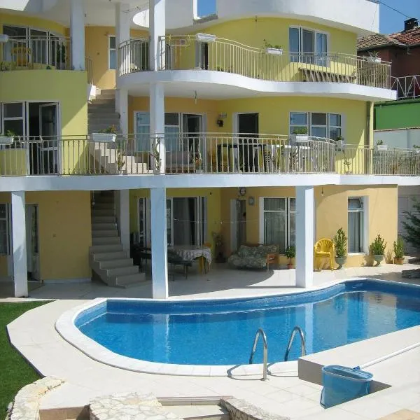 Eli Guest House, hotel v destinaci Balchik