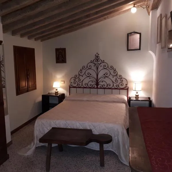 Dolce Rosa ♡ Centro Storico, hotel v destinaci Sansepolcro