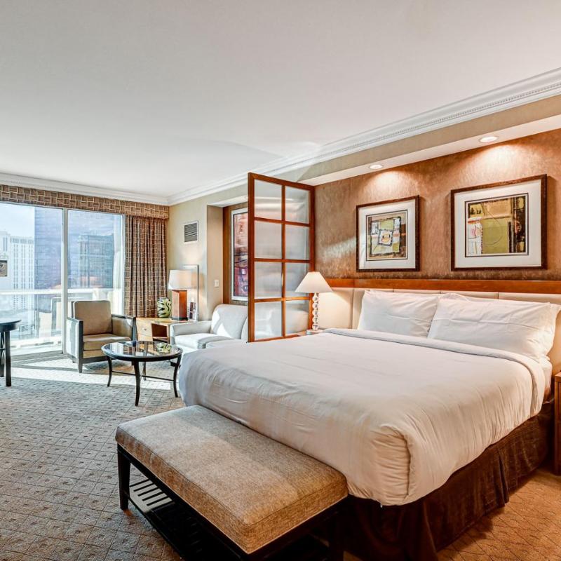 Sierra Studio at MGM Signature Tower 1 with Balcony Strip View 5 MIN WALK FROM F1 GRANDSTAND