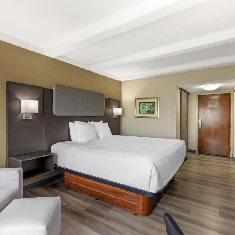 Best Western Plus Madison-Huntsville Hotel