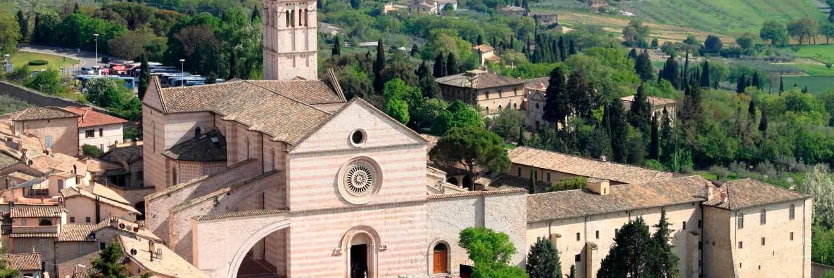 サンタ キアラ教会 イタリア アッシジ 近くの人気ホテル10軒