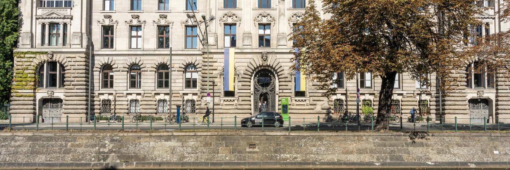 The 10 best hotels near WZB Berlin Social Science Center in Berlin, Germany