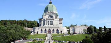 Hotels near Saint Joseph's Oratory