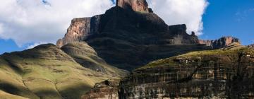 Drakensberg Amphitheatre -kalliomuodostelma – hotellit lähistöllä