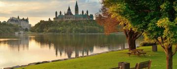 Parliament Hill – hotely poblíž