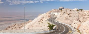 Viesnīcas netālu no apskates objekta kalns Jebel Hafeet