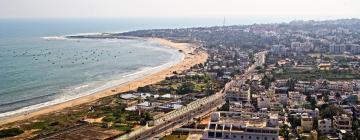 Pláž Ramkrishna – hotely v okolí