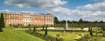 Hotels a prop de Palau de Hampton Court