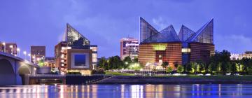 Hotels near Tennessee Aquarium