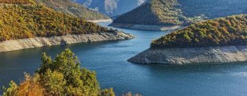 Hoteli u blizini znamenitosti Veštačko jezero Vacha