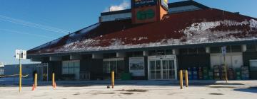 Hotels near Oshawa GO Station