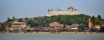 Hotellid huviväärsuse Elmina kindlus lähedal
