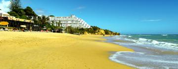 Strand Praia da Oura: Hotels in der Nähe