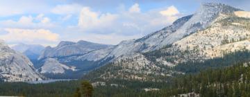 Hoteli v bližini znamenitosti gorski prelaz Yosemite Tioga