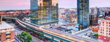 Hotel dekat Stasiun Queensboro Plaza.