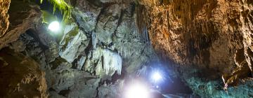 야고디나 동굴 주변 호텔