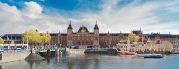 Hlavná stanica Amsterdam Centraal – hotely v okolí