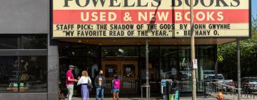 Powell's City of Books yakınındaki oteller
