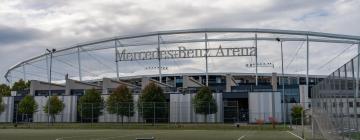 Hotelek a Mercedes-Benz Arena közelében