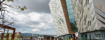 Hotelek a Titanic Belfast közelében