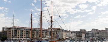 Hotelek a Marseille-i régi kikötő közelében