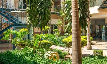 Hoteles cerca de Paseo junto al río