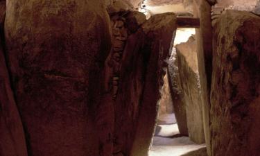 Hotelek a Newgrange síremléke közelében