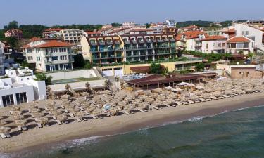 Mga hotel malapit sa Bamboo Beach