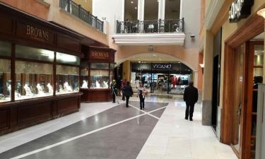 Hoteles cerca de Centro comercial Sandton City