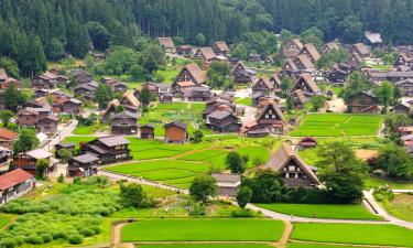 Dedina Shirakawago – hotely v okolí