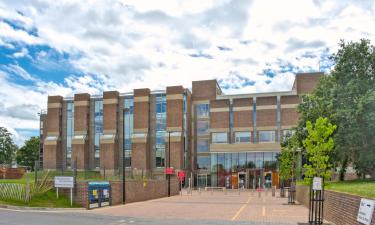 肯特大學（University of Kent）附近的飯店