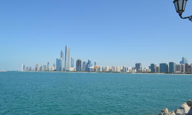 Abu Dhabi Corniche – hotely v okolí