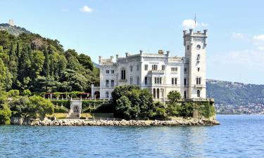 Hoteller nær Miramare slott