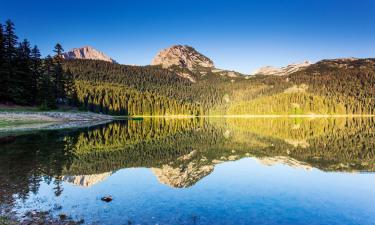 Hoteles cerca de Lago Crno Jezero