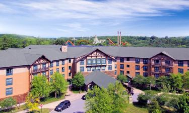 Hotel berdekatan dengan Six Flags Great Escape Lodge