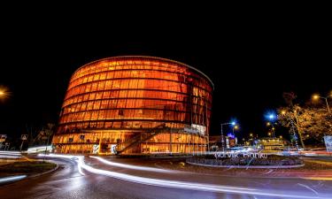 Hotellid huviväärsuse Concert Hall 'Great Amber' lähedal