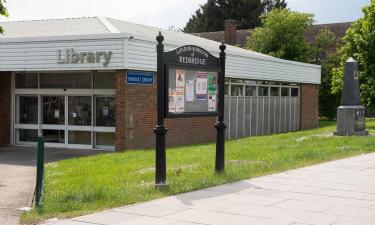 Hotels near Hainault