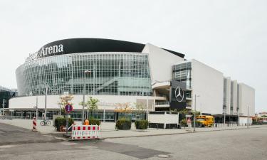 Mercedes Benz Arena – hotely poblíž