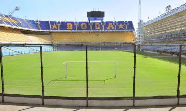 Hotels near La Bombonera Stadium