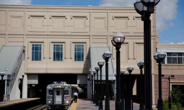 Hotel berdekatan dengan Stesen Secaucus