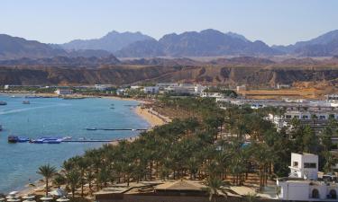 Hoteles cerca de Bahía de Naama