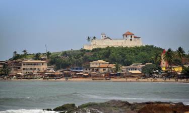 Elmina Kalesi yakınındaki oteller