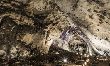 Hoteli v bližini znamenitosti jama Magura