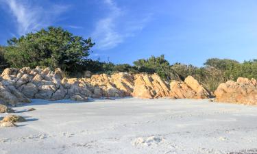 Spiaggia del Principe paplūdimys: viešbučiai netoliese