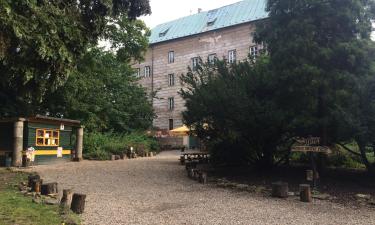 Hotels near Houska Castle