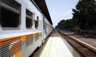 Железнодорожный вокзал Сурабая - Пасар Тури: отели поблизости