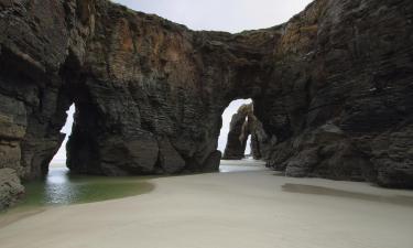 Hotels near As Catedrais Beach