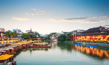 Rieka Qinhuai – hotely v okolí