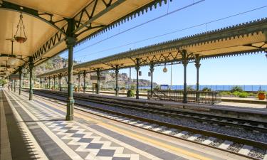 Taormina-Giardini Naxoksen rautatieasema – hotellit lähistöllä