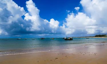 Hotels near Guarajuba Beach